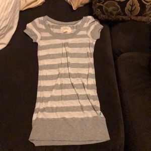 3/25 NWOT AE shirt